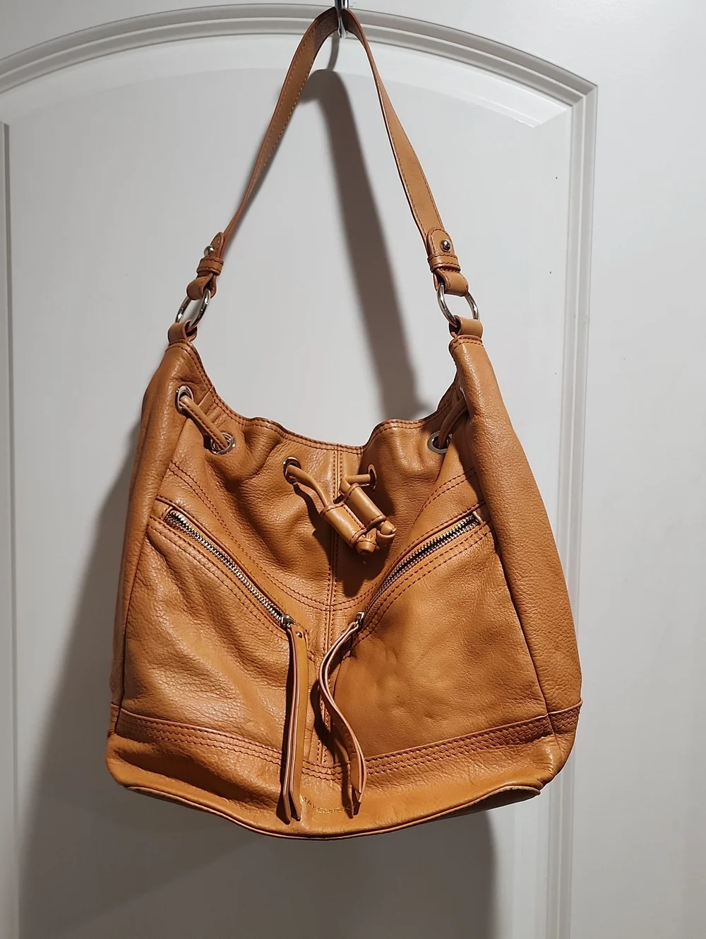 B. Makowsky Genuine Leather Drawstring Hobo Bucket Bag Camel Tan